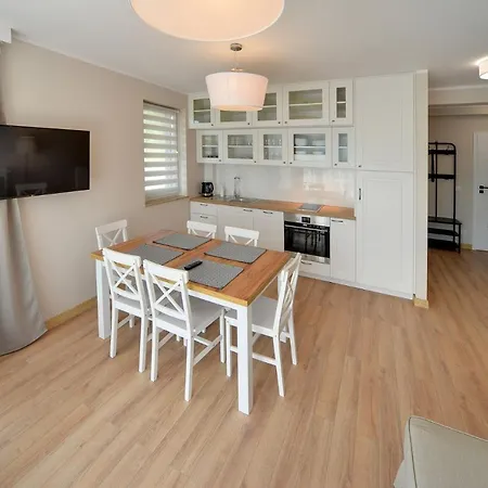 Invest Szklarska 800 B12 * 斯克拉斯卡波伦巴